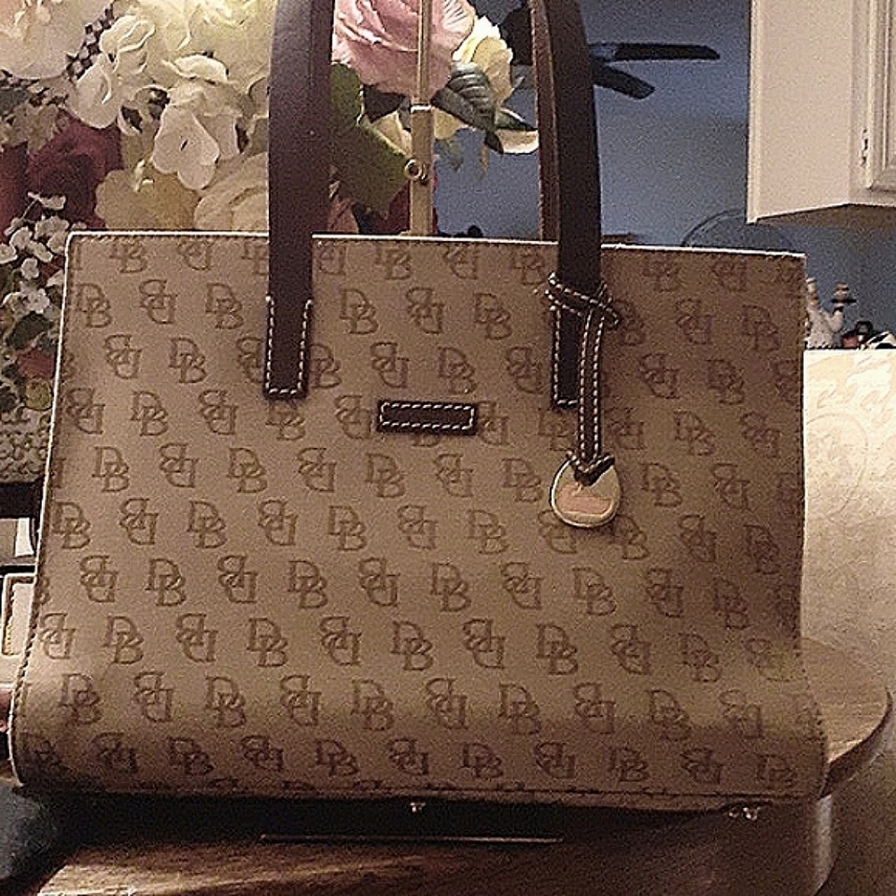 DOONEY N BOURKE TOTE NWT